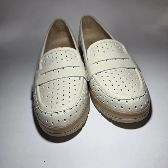 DRSCHOLLS SHOE Women\'s Nice Day Breezy Penny Loafer.